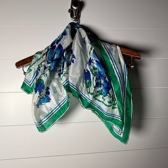Vintage Scarves by Vera 100% Silk Hand Rolled Floral Blue, Green & White 30" SQ - Picture 4 of 8